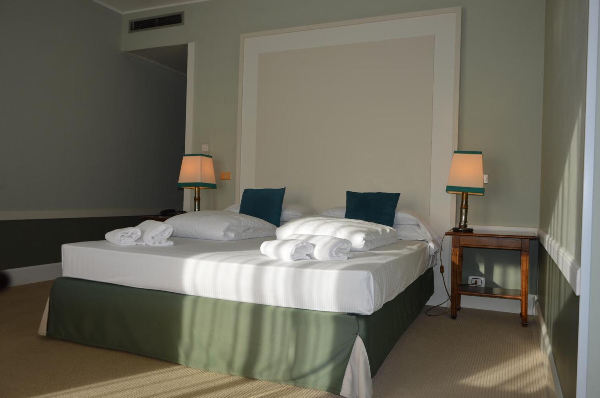 Blue Dream Hotel Монселіче Екстер'єр фото